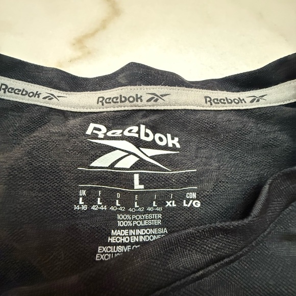 Reebok Men's Black and Blue Tees - Picture 4 of 4